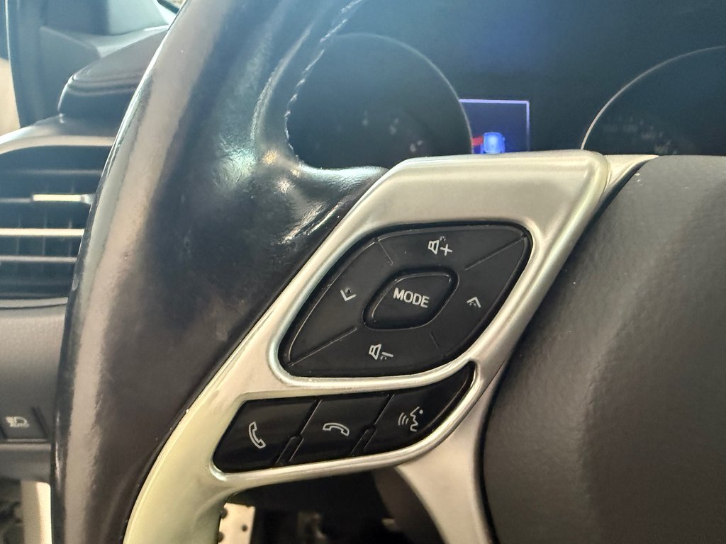 2018 Toyota C-HR XLE in Magog, Quebec - 14 - w1024h768px
