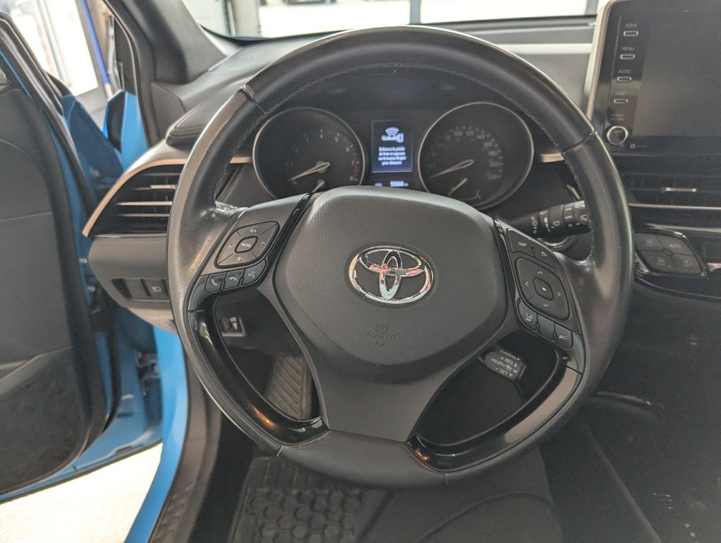 2019 Toyota C-HR XLE PREMIUM in Magog, Quebec - 15 - w1024h768px