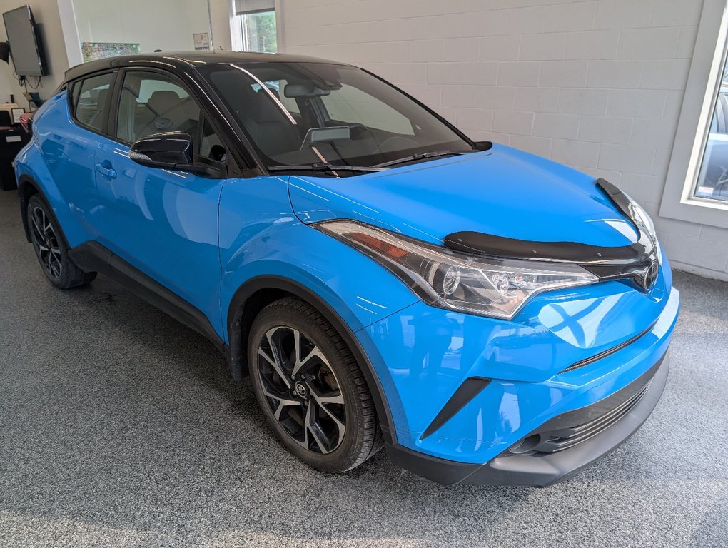 2019 Toyota C-HR XLE PREMIUM in Magog, Quebec - 1 - w1024h768px