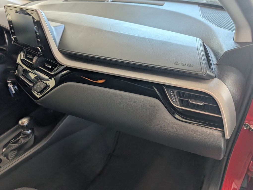 2020 Toyota C-HR LE FWD in Magog, Quebec - 7 - w1024h768px