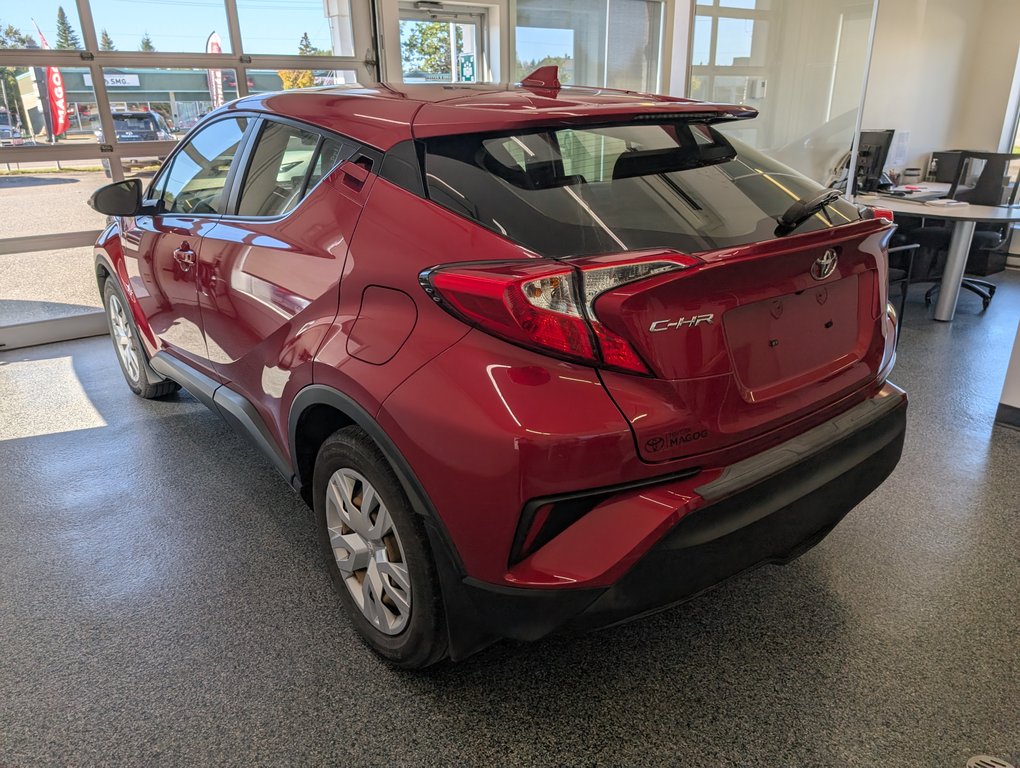 2020 Toyota C-HR LE FWD in Magog, Quebec - 6 - w1024h768px