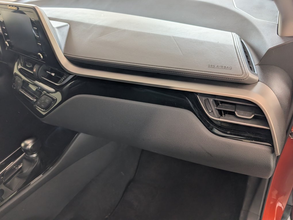 Toyota C-HR LIMITED, CUIR, A/C, 2020 à Magog, Québec - 9 - w1024h768px