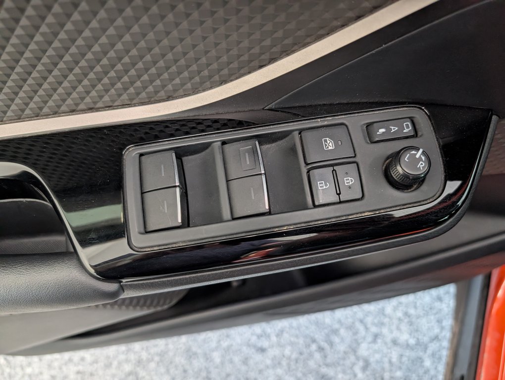 Toyota C-HR LIMITED, CUIR, A/C, 2020 à Magog, Québec - 14 - w1024h768px