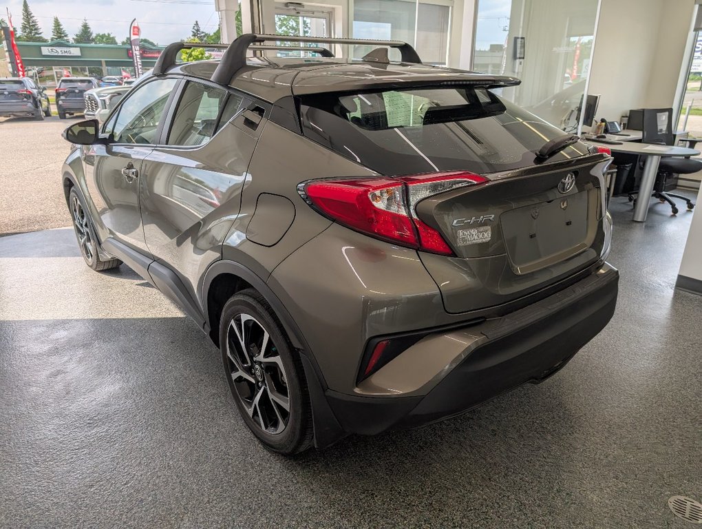 2021 Toyota C-HR XLE PREMIUM in Magog, Quebec - 5 - w1024h768px