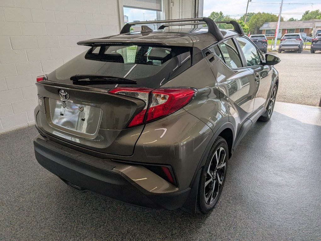 2021 Toyota C-HR XLE PREMIUM in Magog, Quebec - 3 - w1024h768px
