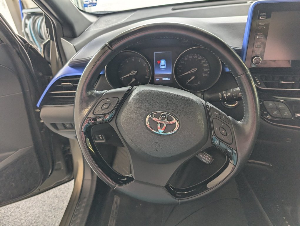2021 Toyota C-HR XLE PREMIUM in Magog, Quebec - 15 - w1024h768px