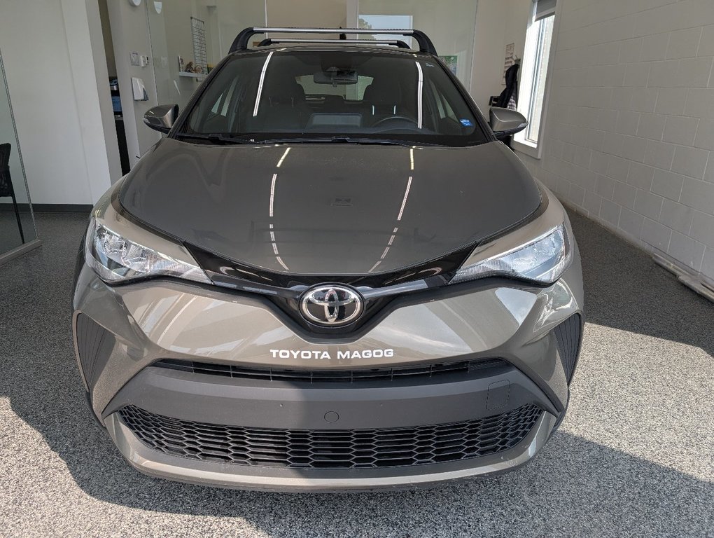 2021 Toyota C-HR XLE PREMIUM in Magog, Quebec - 6 - w1024h768px