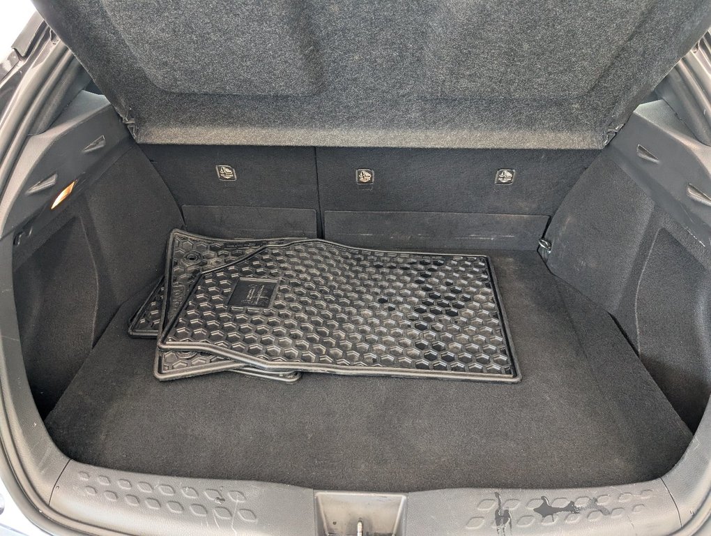 2021 Toyota C-HR XLE PREMIUM, A/C, in Magog, Quebec - 7 - w1024h768px
