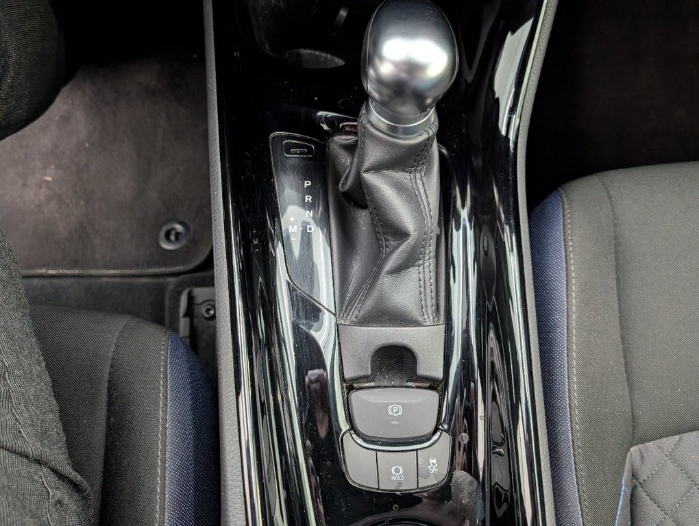 2021 Toyota C-HR XLE PREMIUM, A/C, in Magog, Quebec - 17 - w1024h768px