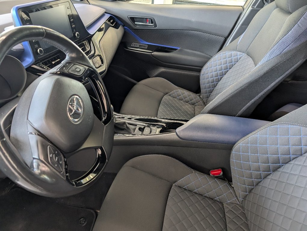 2021 Toyota C-HR XLE PREMIUM, A/C, in Magog, Quebec - 12 - w1024h768px