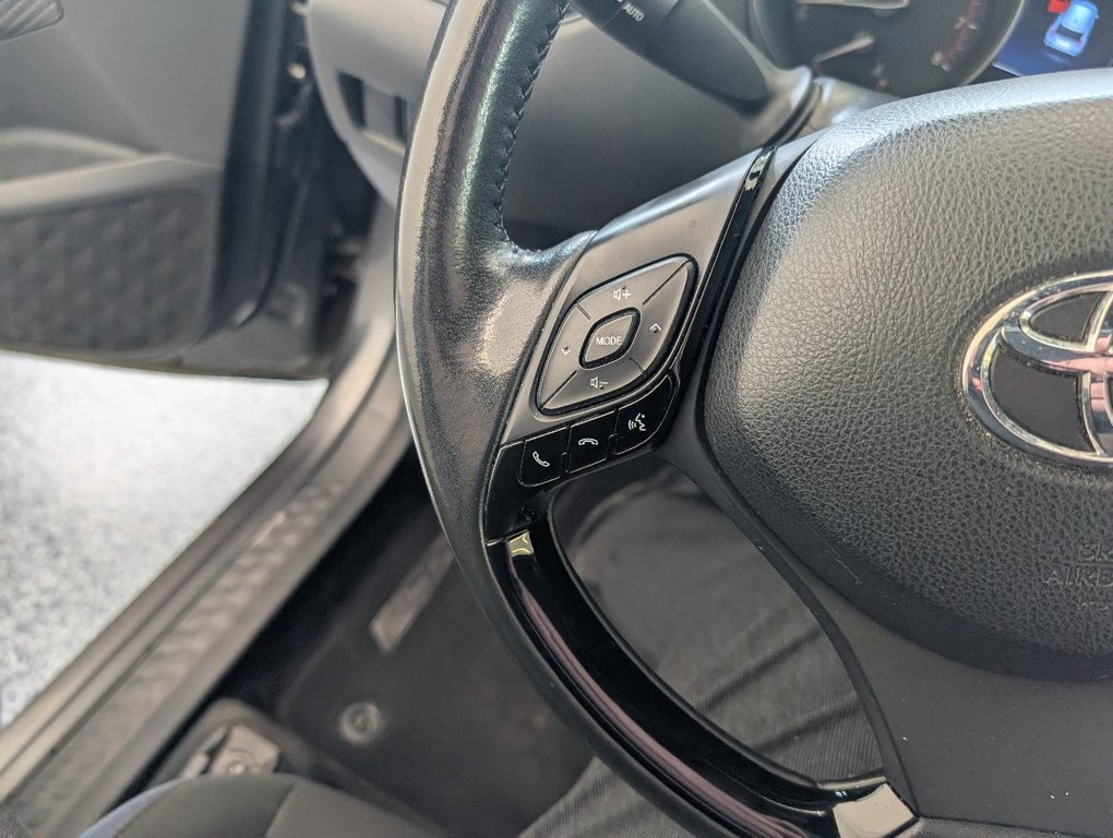 2021 Toyota C-HR XLE PREMIUM, A/C, in Magog, Quebec - 20 - w1024h768px