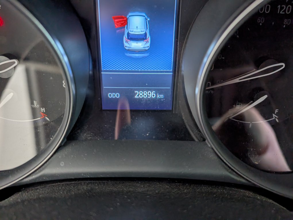 2021 Toyota C-HR XLE PREMIUM in Magog, Quebec - 22 - w1024h768px
