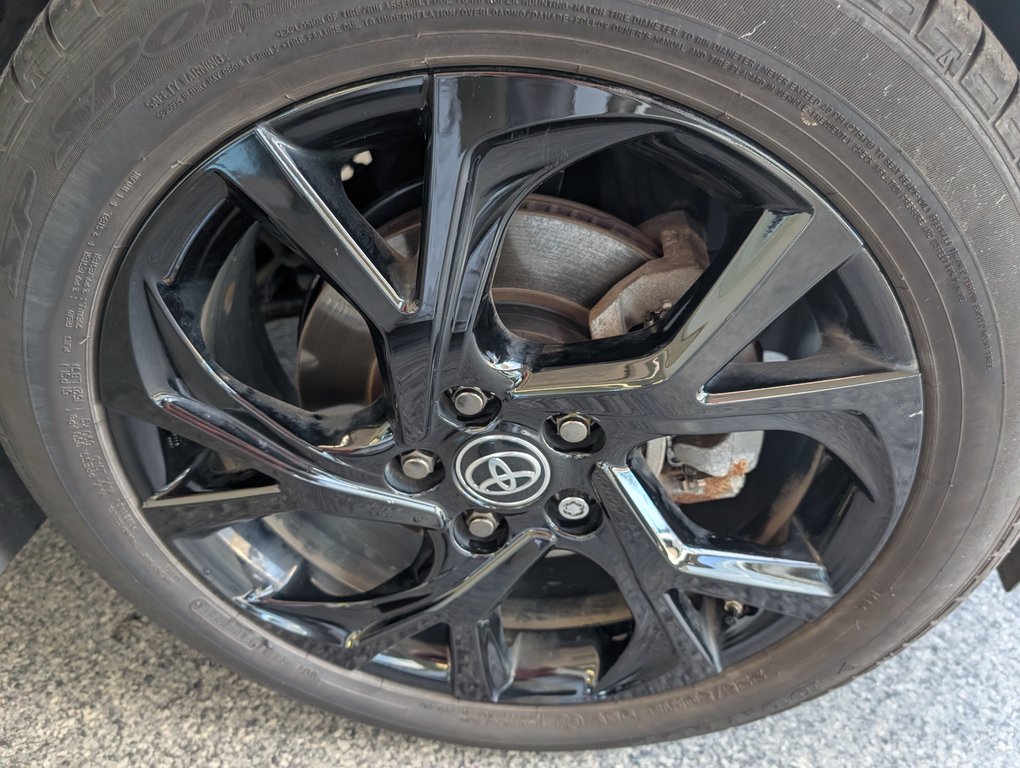2021 Toyota C-HR XLE PREMIUM in Magog, Quebec - 24 - w1024h768px