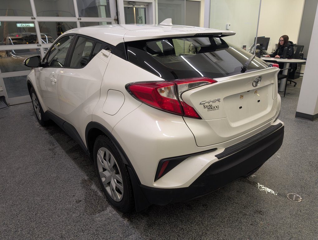 Toyota C-HR LE 2021 à Magog, Québec - 4 - w1024h768px