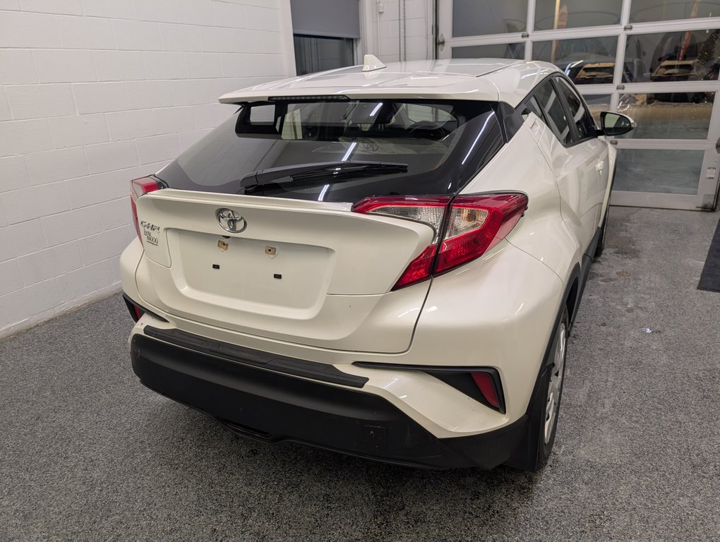 Toyota C-HR LE 2021 à Magog, Québec - 3 - w1024h768px