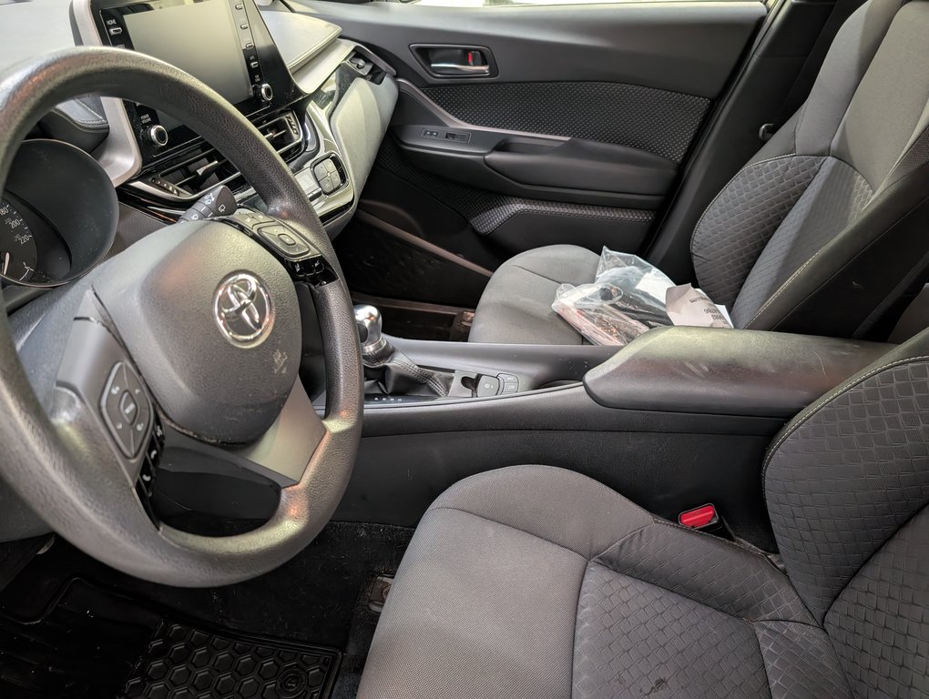 Toyota C-HR LE 2021 à Magog, Québec - 9 - w1024h768px