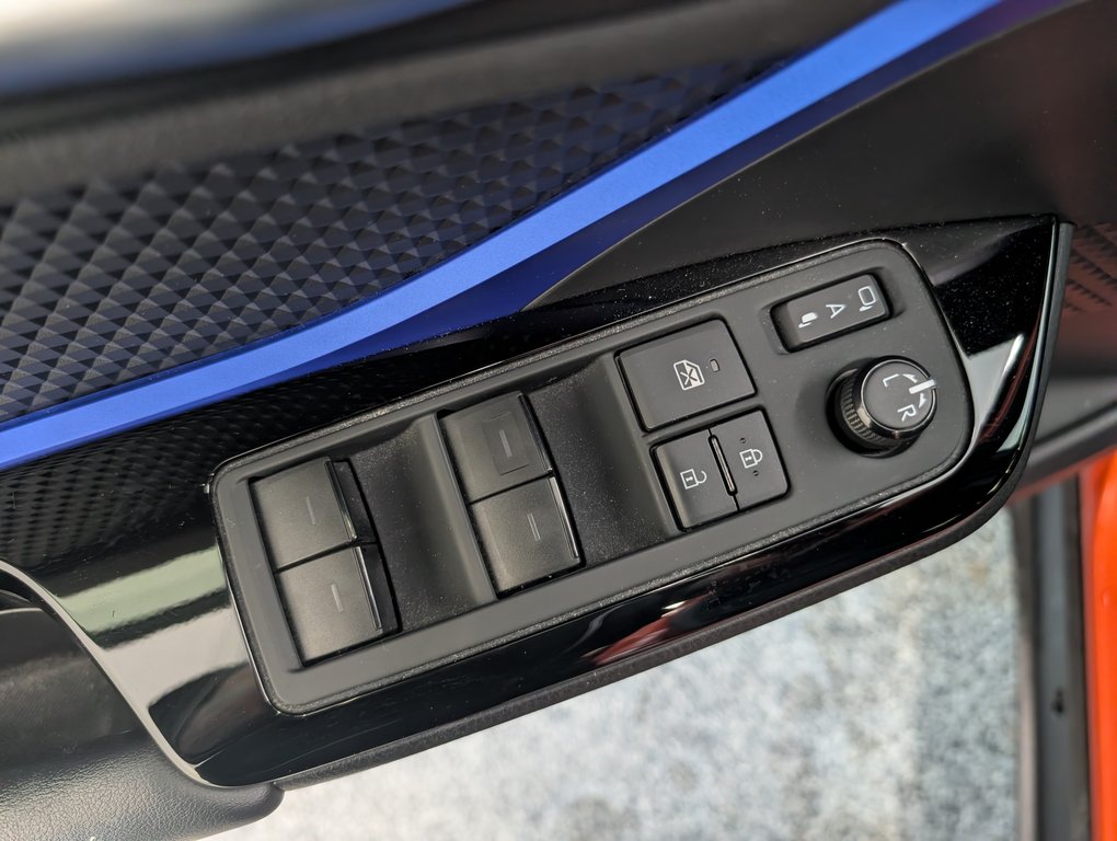 Toyota C-HR XLE PREMIUM, 2021 à Magog, Québec - 14 - w1024h768px