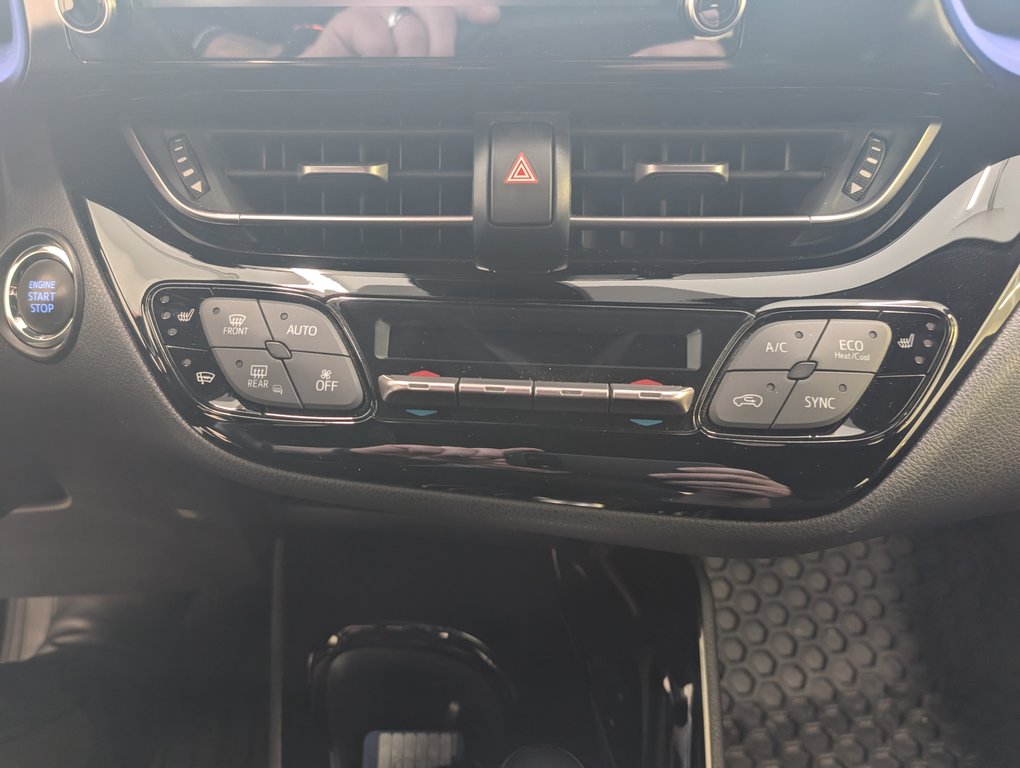 Toyota C-HR XLE PREMIUM, 2021 à Magog, Québec - 17 - w1024h768px