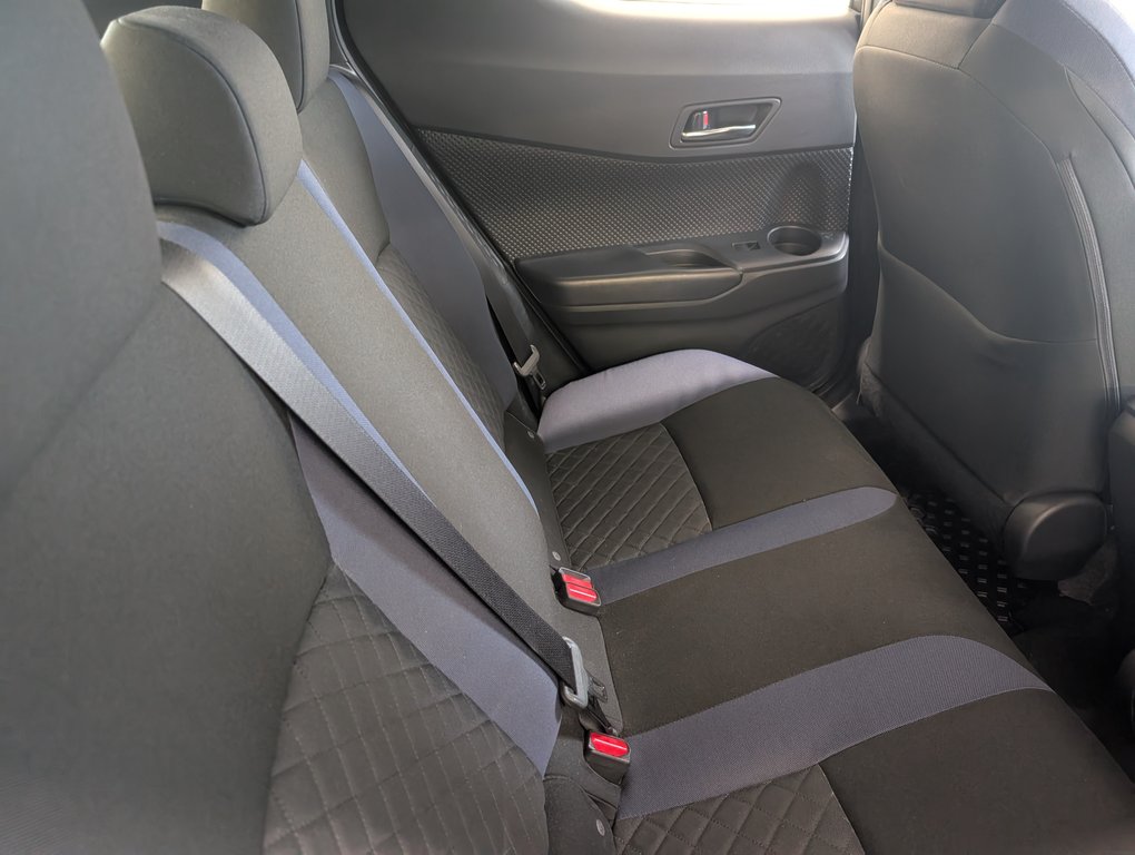 Toyota C-HR XLE PREMIUM, 2021 à Magog, Québec - 7 - w1024h768px