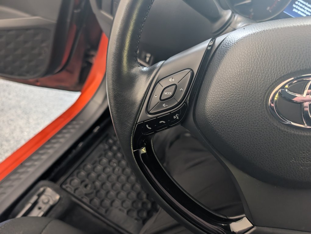 Toyota C-HR XLE PREMIUM, 2021 à Magog, Québec - 18 - w1024h768px
