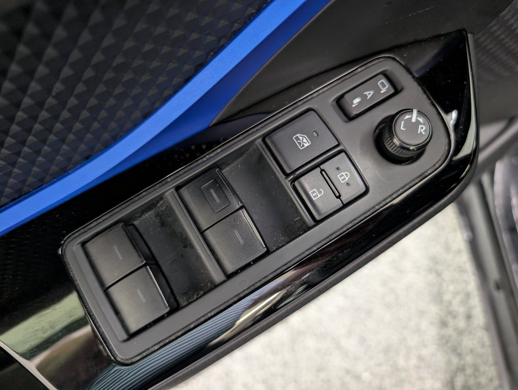 Toyota C-HR  2021 à Magog, Québec - 13 - w1024h768px