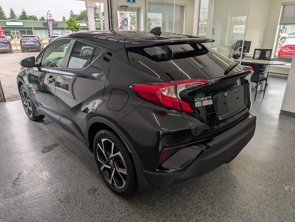 Toyota C-HR  2021 à Magog, Québec - 4 - w1024h768px