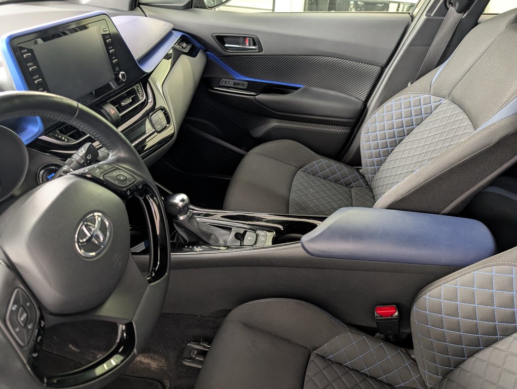 Toyota C-HR  2021 à Magog, Québec - 11 - w1024h768px