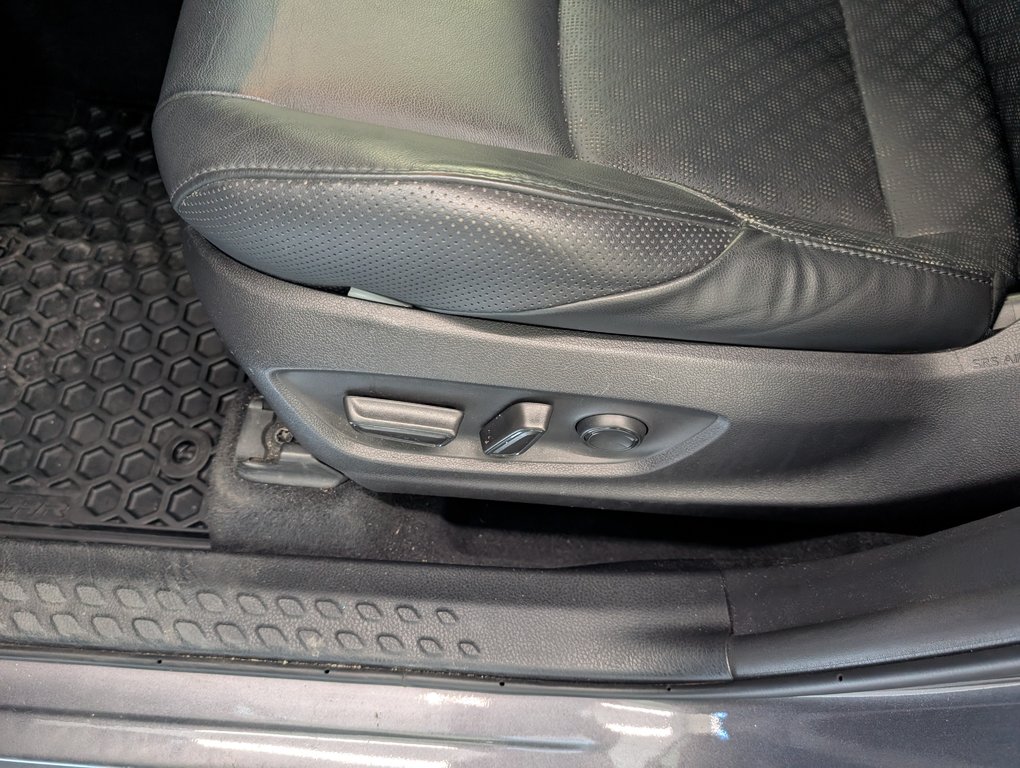 2022 Toyota C-HR Limited FWD, GARANTIE JUSQU EN 2026, in Magog, Quebec - 13 - w1024h768px