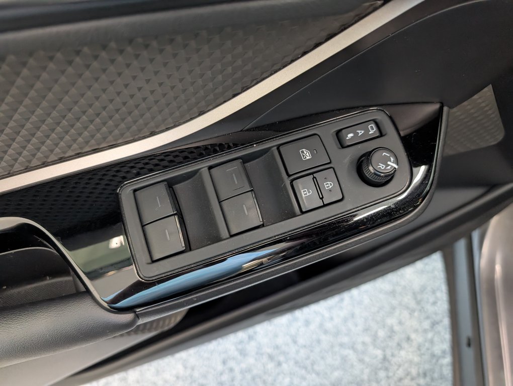 2022 Toyota C-HR Limited FWD, GARANTIE JUSQU EN 2026, in Magog, Quebec - 14 - w1024h768px