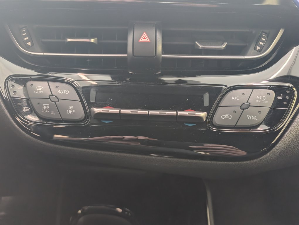 2022 Toyota C-HR XLE PREMIUM, in Magog, Quebec - 16 - w1024h768px