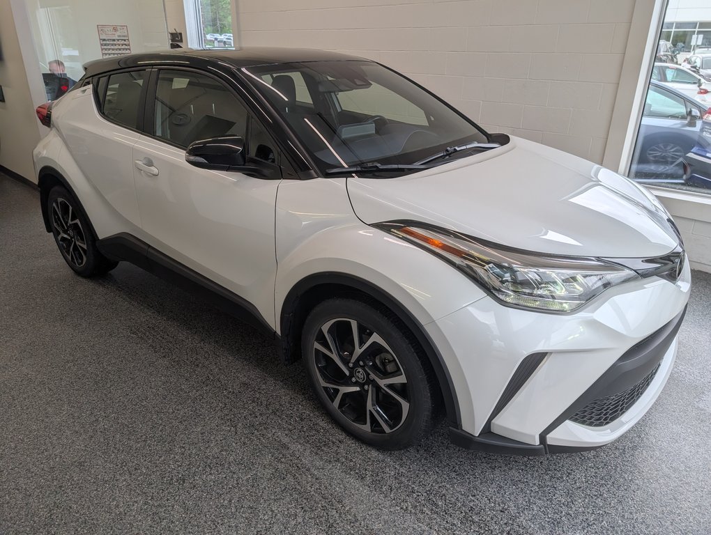 2022 Toyota C-HR XLE PREMIUM, in Magog, Quebec - 1 - w1024h768px