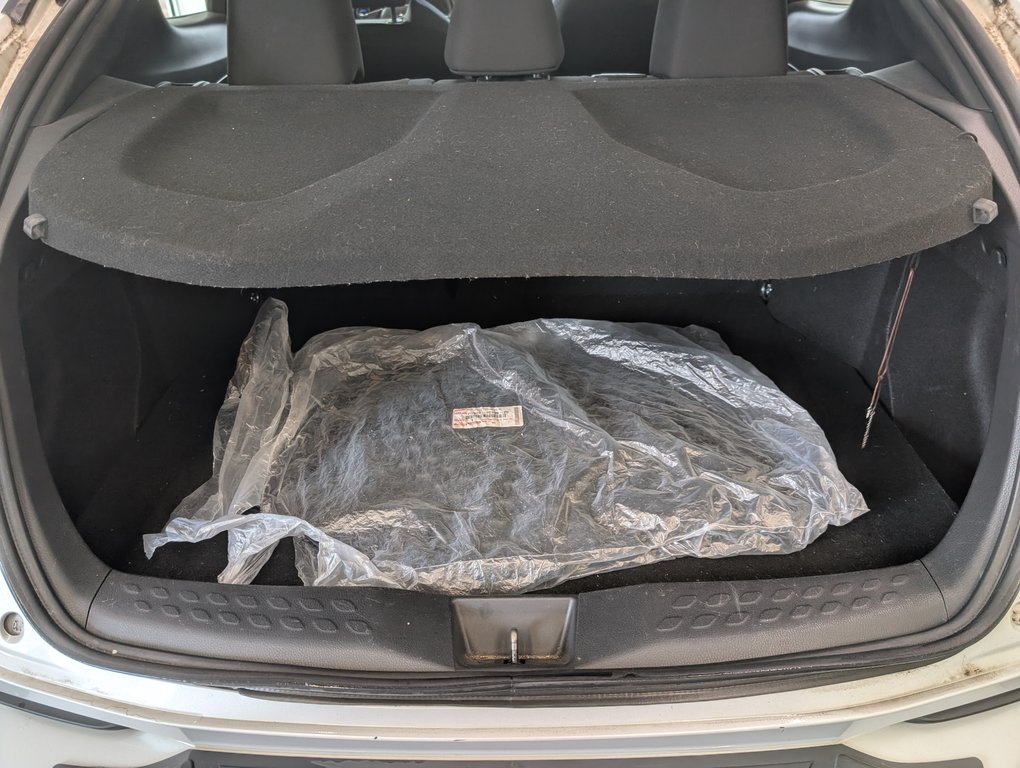2022 Toyota C-HR XLE PREMIUM, in Magog, Quebec - 6 - w1024h768px