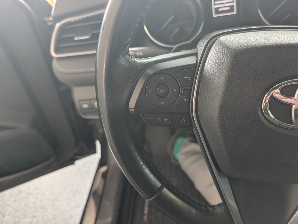 Toyota Camry Hybrid SE 2020 à Magog, Québec - 19 - w1024h768px