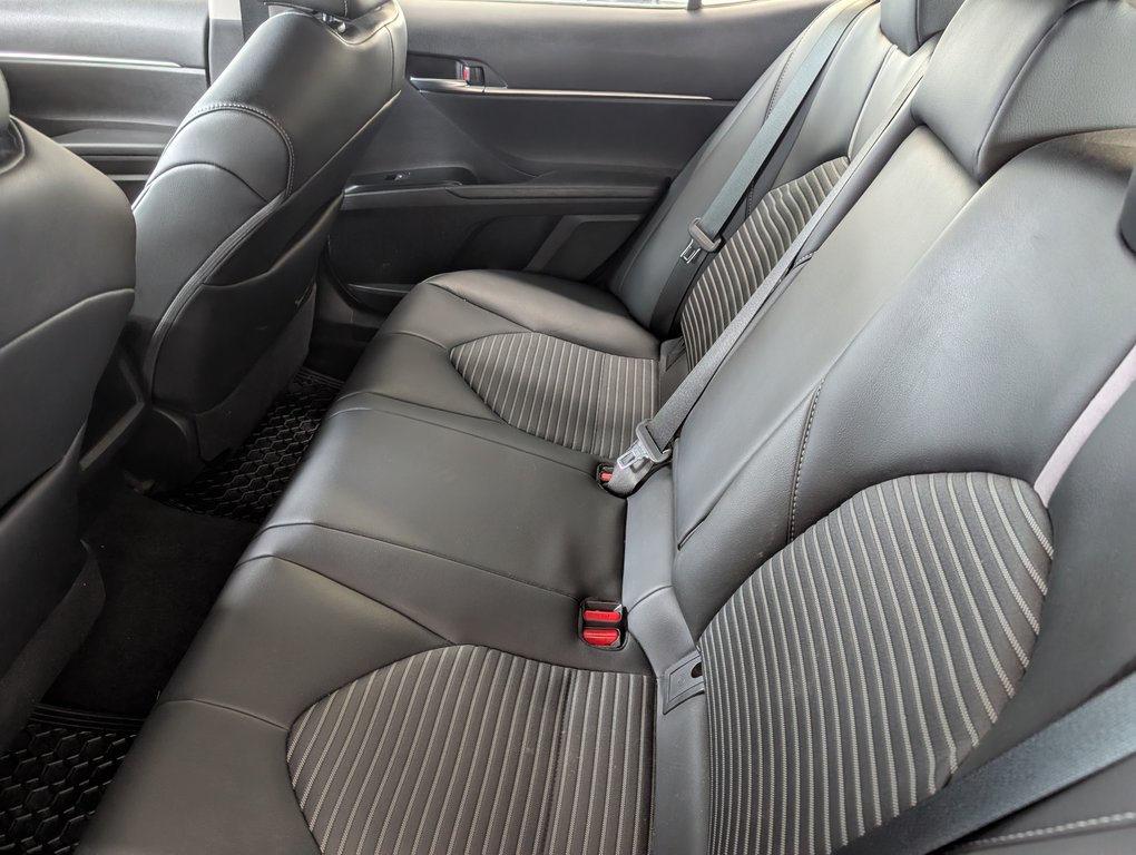 Toyota Camry Hybrid SE 2020 à Magog, Québec - 9 - w1024h768px