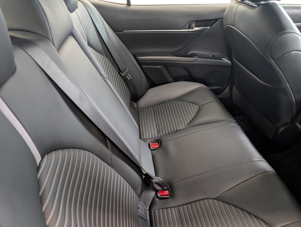 Toyota Camry Hybrid SE 2020 à Magog, Québec - 6 - w1024h768px