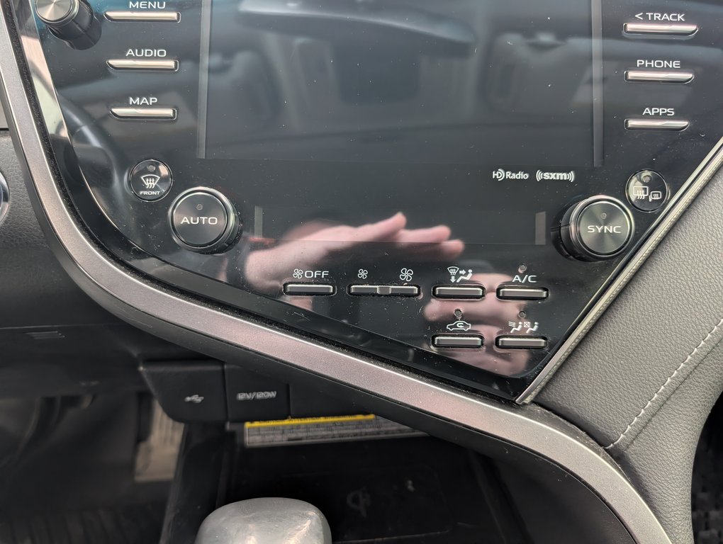 Toyota Camry Hybrid SE 2020 à Magog, Québec - 18 - w1024h768px