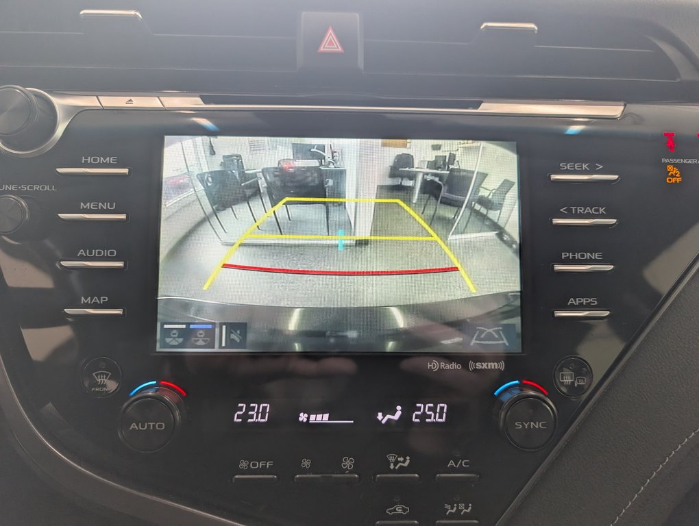 Toyota Camry Hybrid SE 2020 à Magog, Québec - 21 - w1024h768px