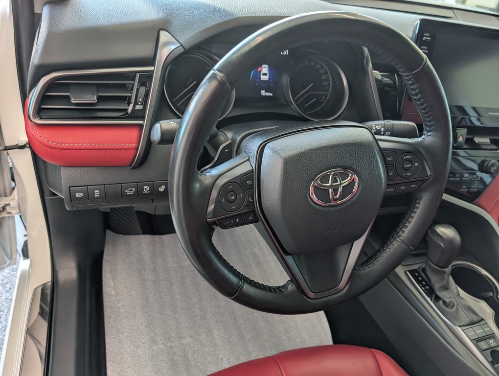 2021 Toyota Camry Hybrid XSE, CUIR ROUGE, in Magog, Quebec - 14 - w1024h768px