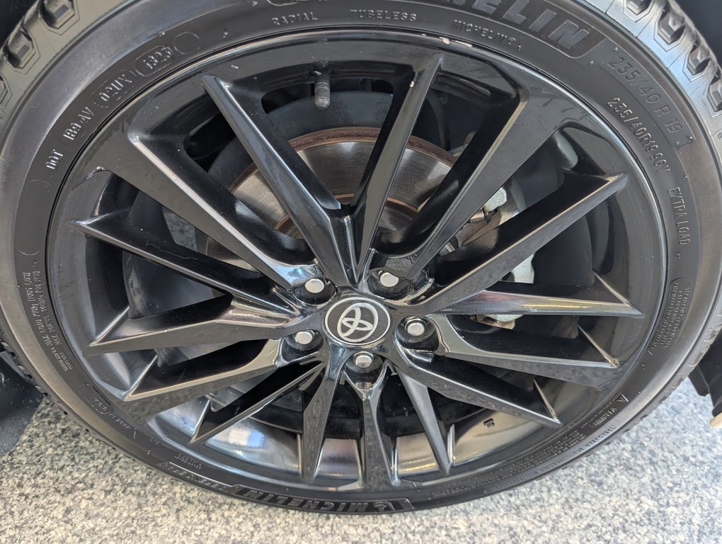 2021 Toyota Camry Hybrid XSE, CUIR ROUGE, in Magog, Quebec - 26 - w1024h768px