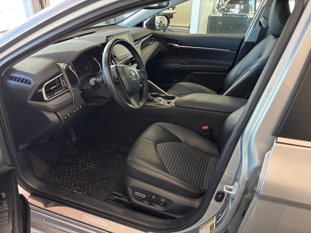 2022 Toyota Camry Hybrid SE in Magog, Quebec - 9 - w1024h768px
