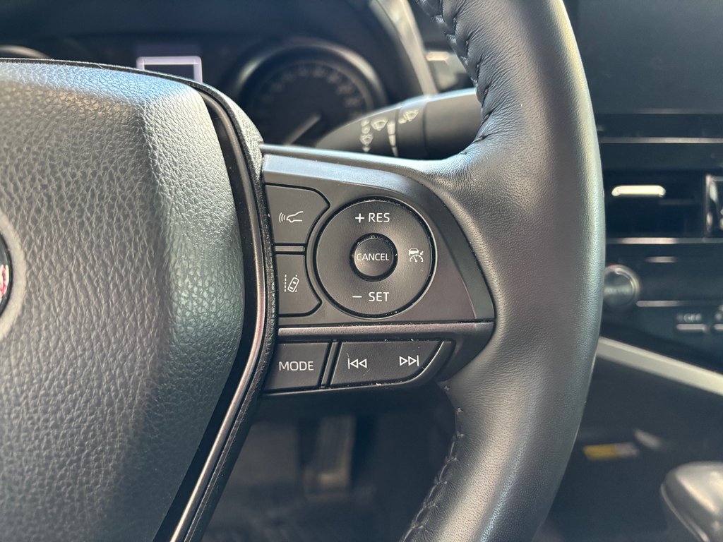 2022 Toyota Camry Hybrid SE in Magog, Quebec - 16 - w1024h768px