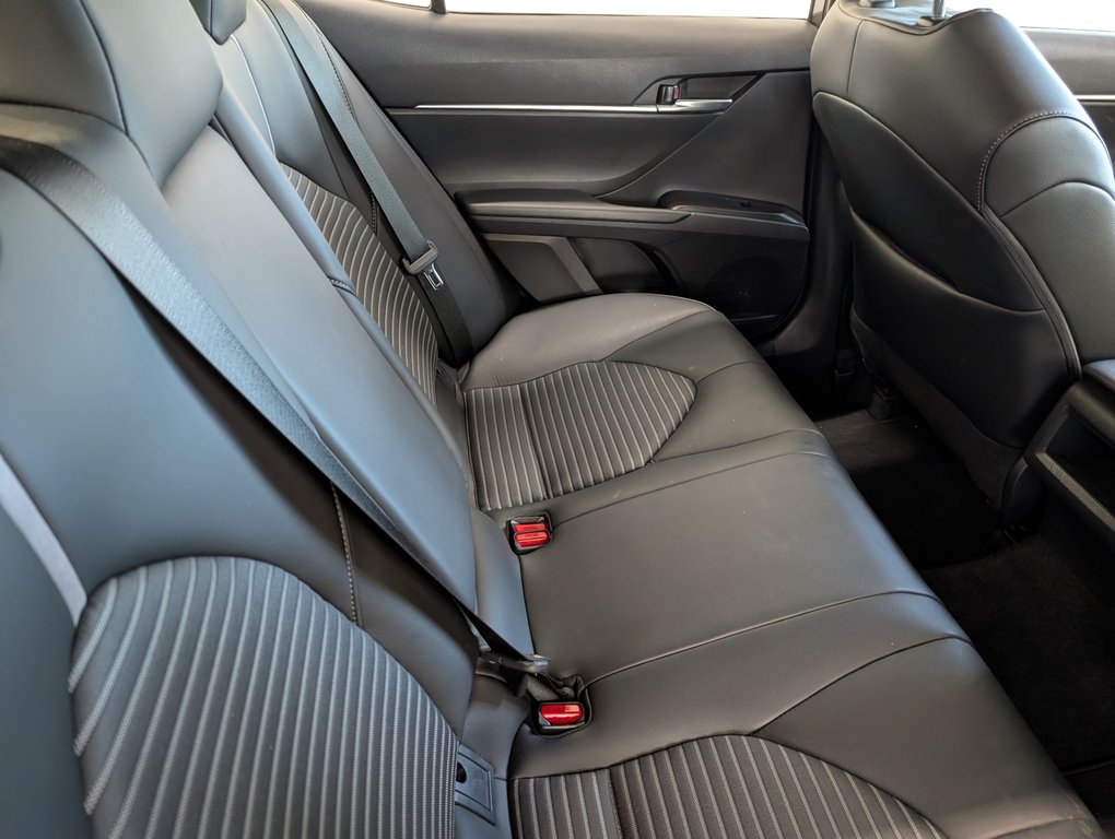 2023 Toyota Camry Hybrid SE, GARANTIE JUSQU EN 2027, in Magog, Quebec - 8 - w1024h768px