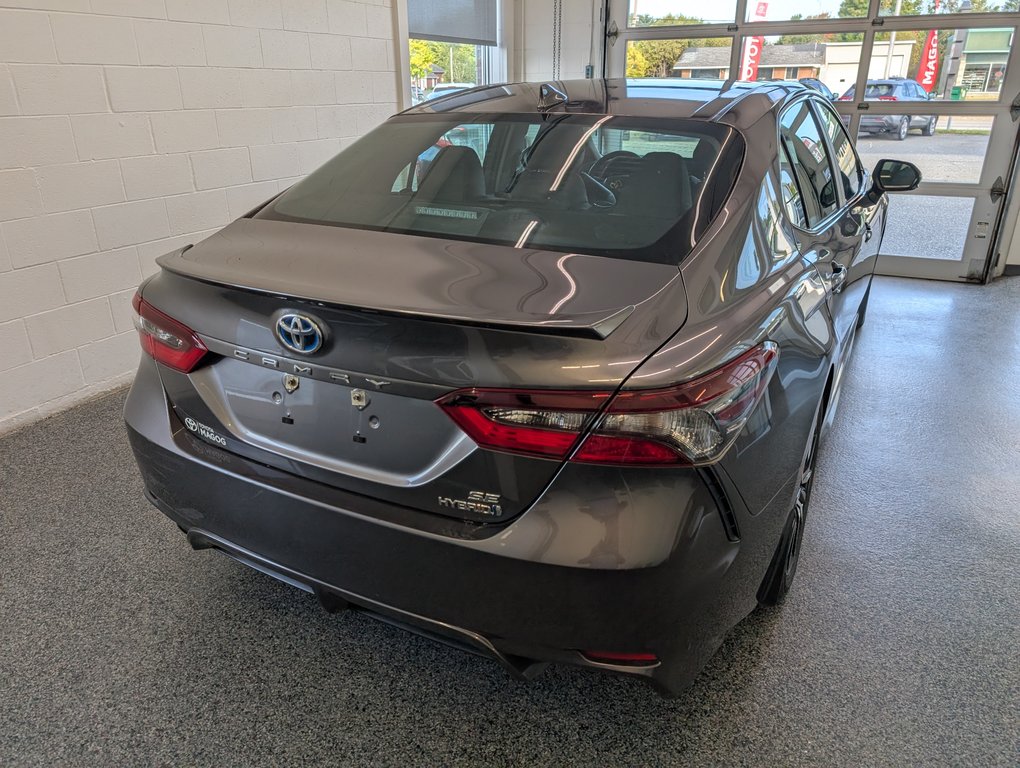 2023 Toyota Camry Hybrid SE, GARANTIE JUSQU EN 2027, in Magog, Quebec - 4 - w1024h768px
