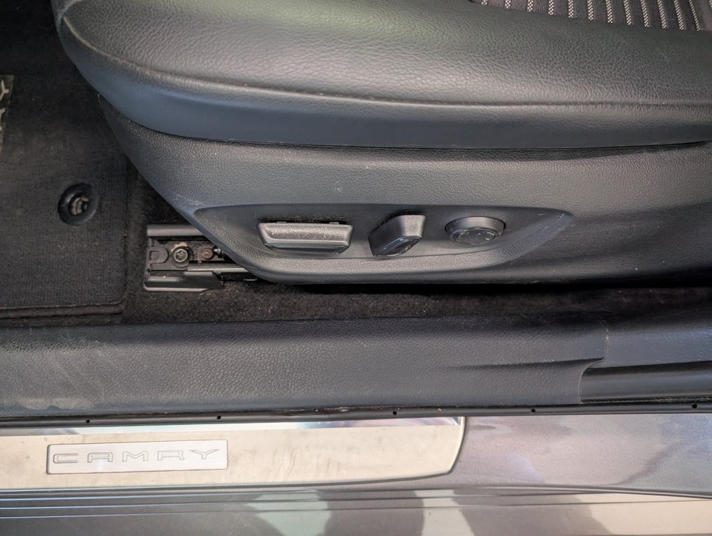 2023 Toyota Camry Hybrid SE, GARANTIE JUSQU EN 2027, in Magog, Quebec - 14 - w1024h768px