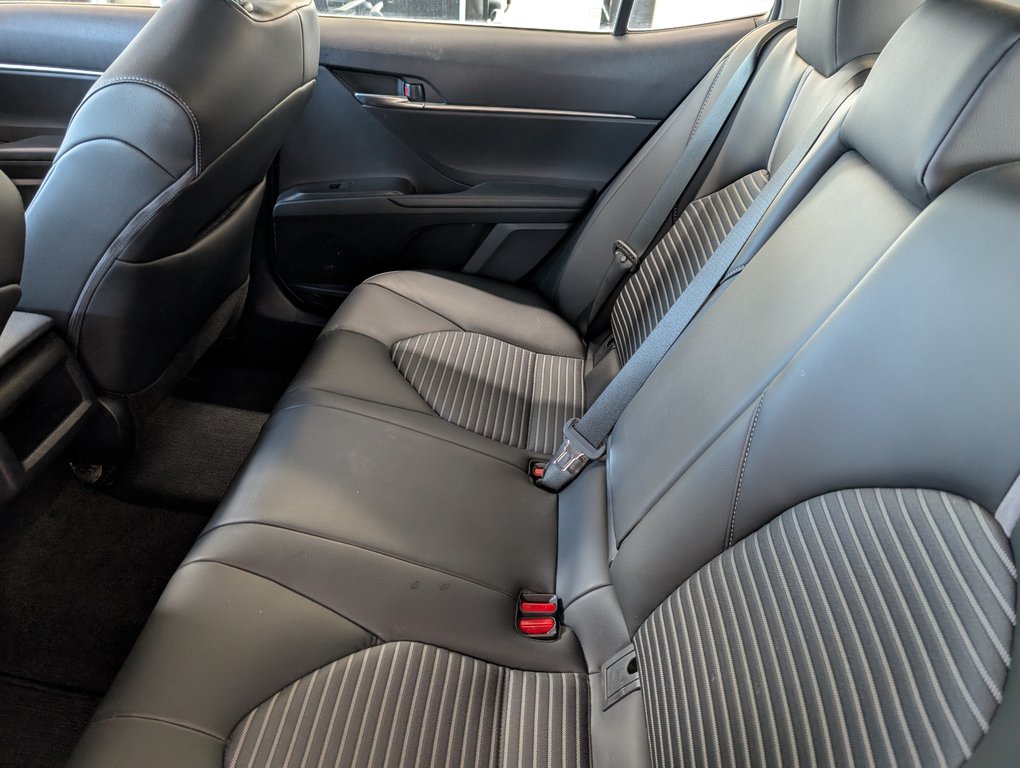 2023 Toyota Camry Hybrid SE, GARANTIE JUSQU EN 2027, in Magog, Quebec - 11 - w1024h768px