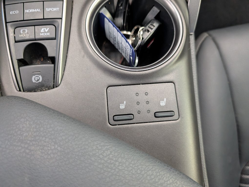 2023 Toyota Camry Hybrid SE, GARANTIE JUSQU EN 2027, in Magog, Quebec - 17 - w1024h768px