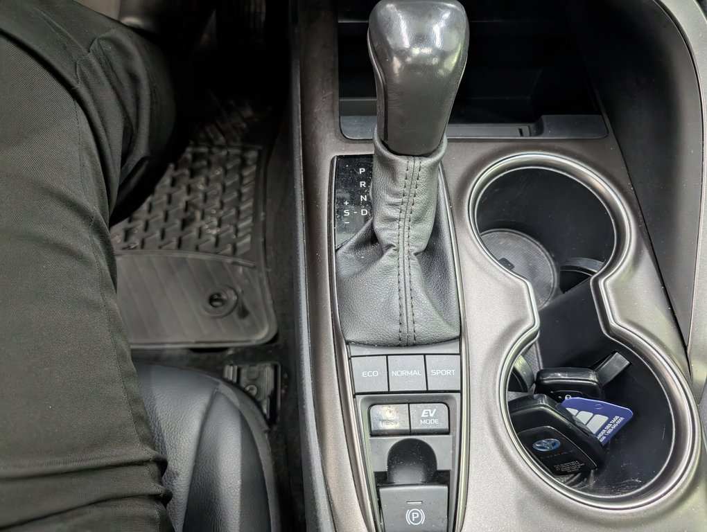 Toyota Camry Hybrid SE 2023 à Magog, Québec - 17 - w1024h768px