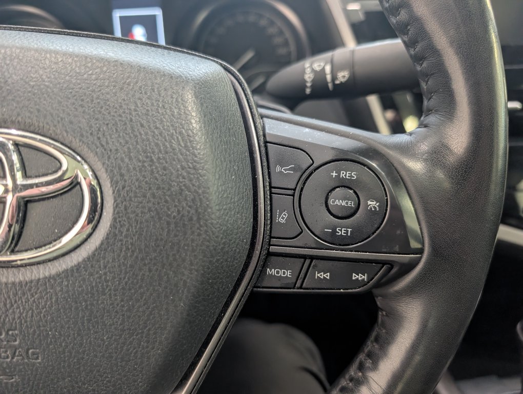 Toyota Camry Hybrid SE 2023 à Magog, Québec - 20 - w1024h768px