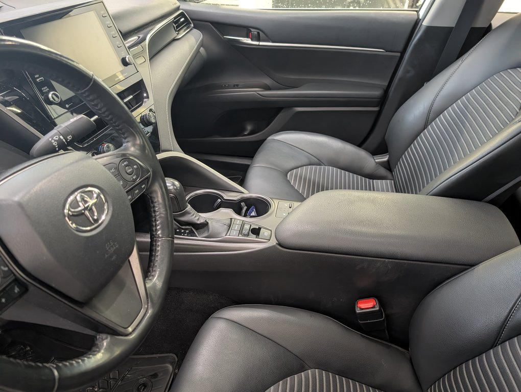 Toyota Camry Hybrid SE 2023 à Magog, Québec - 11 - w1024h768px
