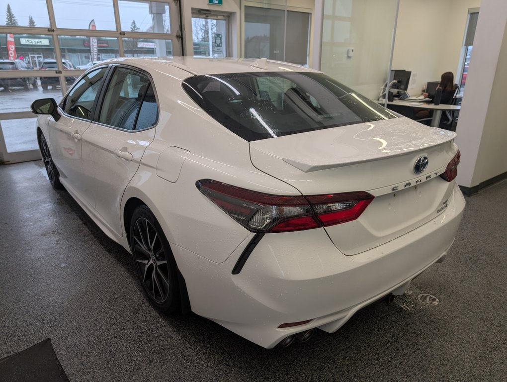 Toyota Camry Hybrid SE 2023 à Magog, Québec - 4 - w1024h768px